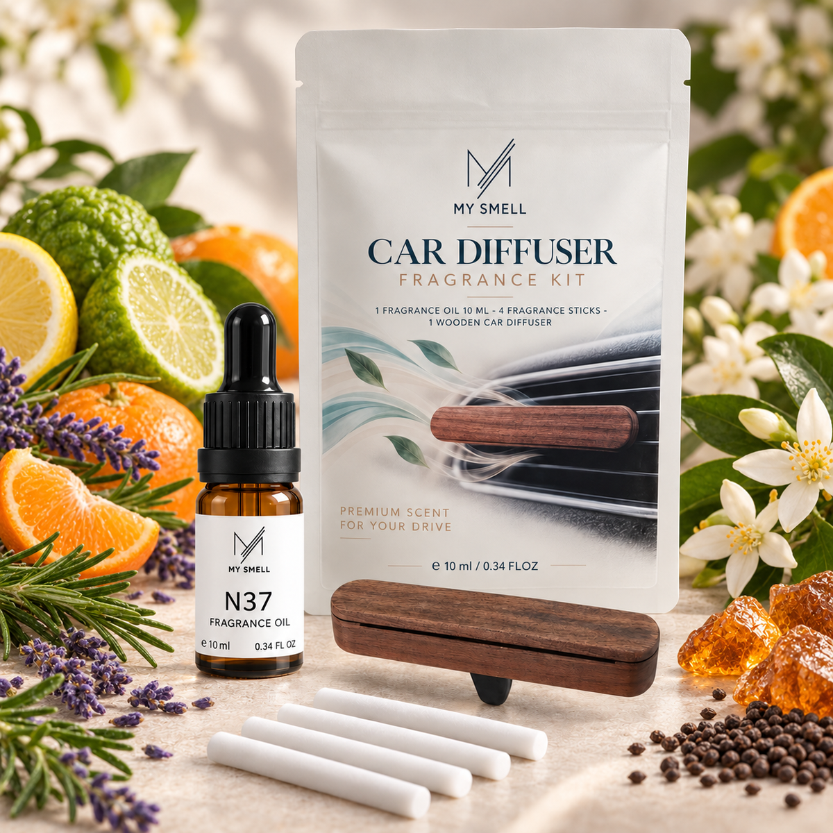 MY SMELL N37 – zestaw zapachowy do samochodu: olejek 10 ml, drewniany dyfuzor i cztery wkłady bawełniane, otoczenie nawiązujące do nut głowy, serca i bazy