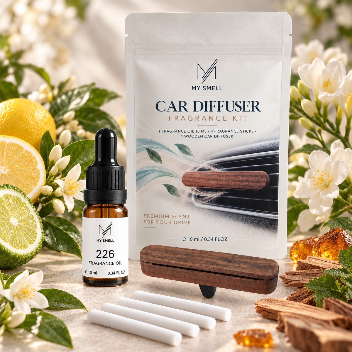 MY SMELL 226 – zestaw zapachowy do samochodu: olejek 10 ml, drewniany dyfuzor i cztery wkłady bawełniane, otoczenie nawiązujące do nut głowy, serca i bazy